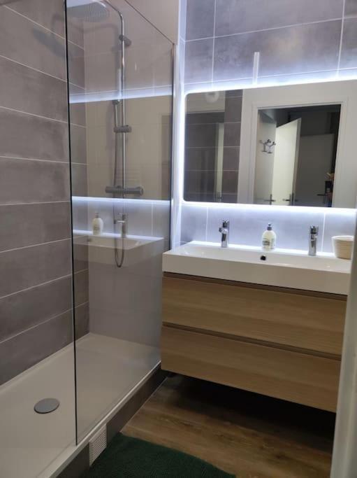 Proche De Paris T3 Tout Confort Courcouronnes Zewnętrze zdjęcie